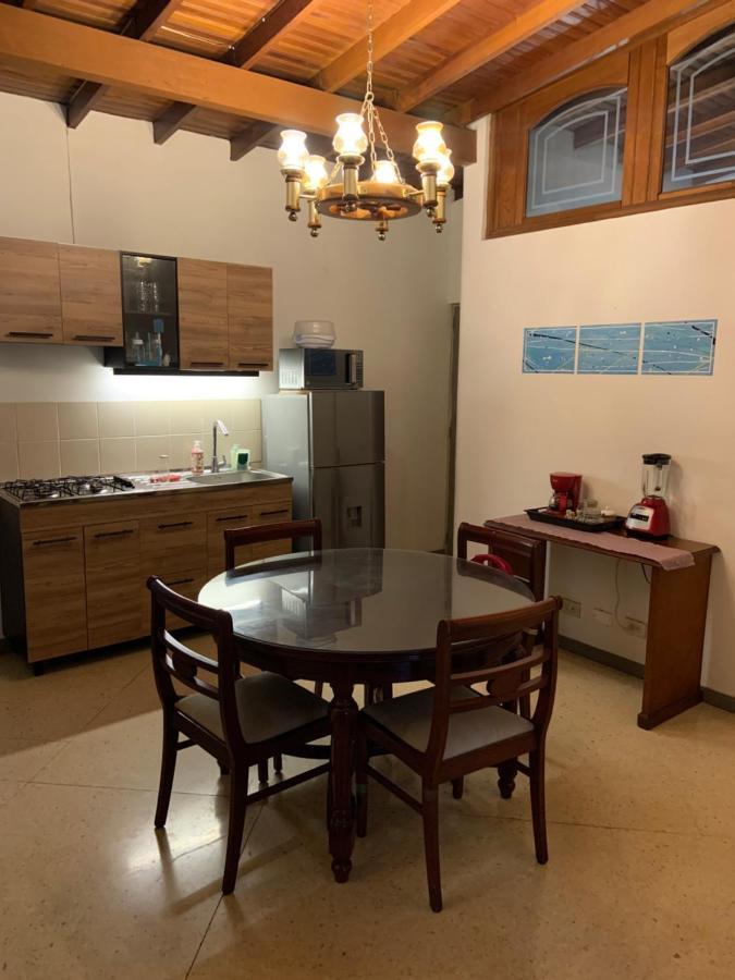 Casa Rosales Hotel Medellín Eksteriør billede