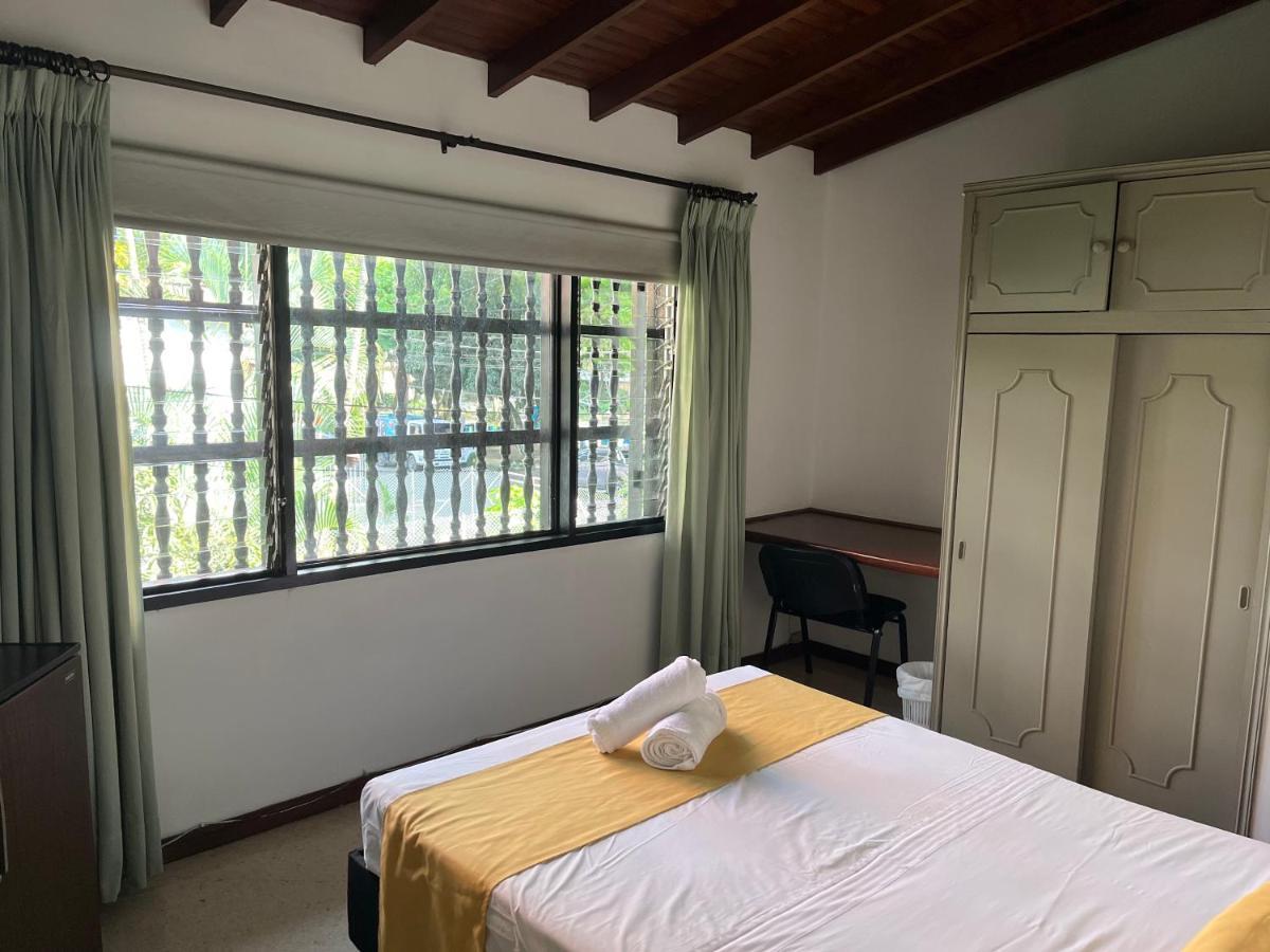 Casa Rosales Hotel Medellín Eksteriør billede